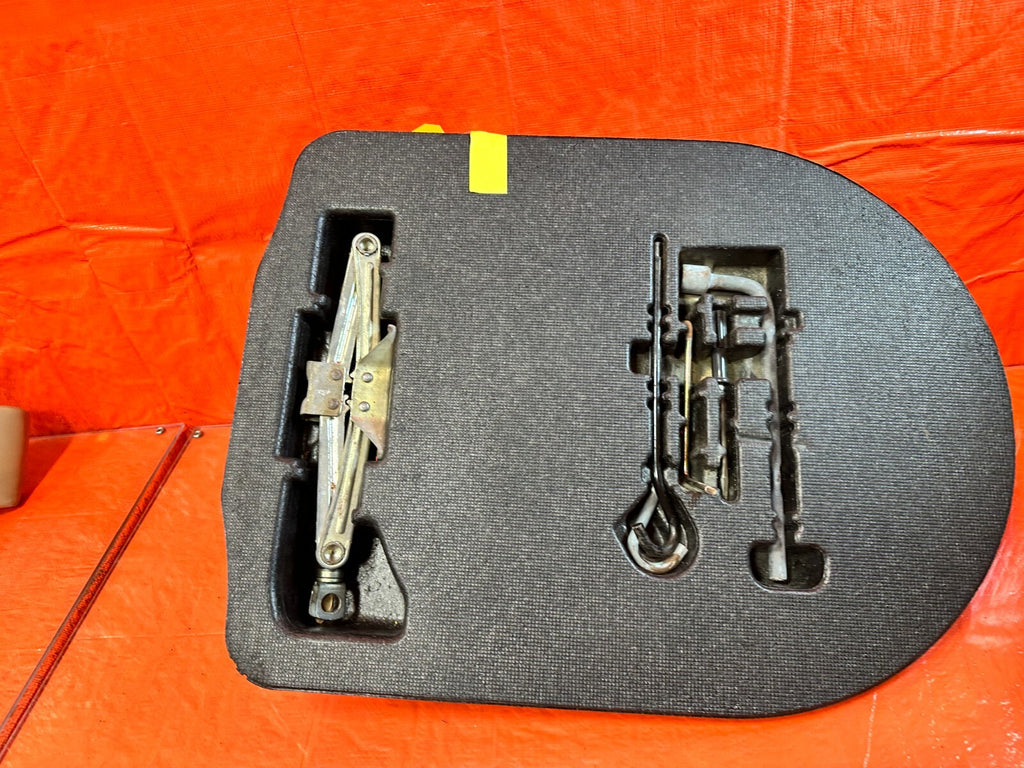 04 08 ACURA TSX   SPARE TIRE TOOL KIT   JACK LUG NUT WRENCH SWIVEL   OEM #2918