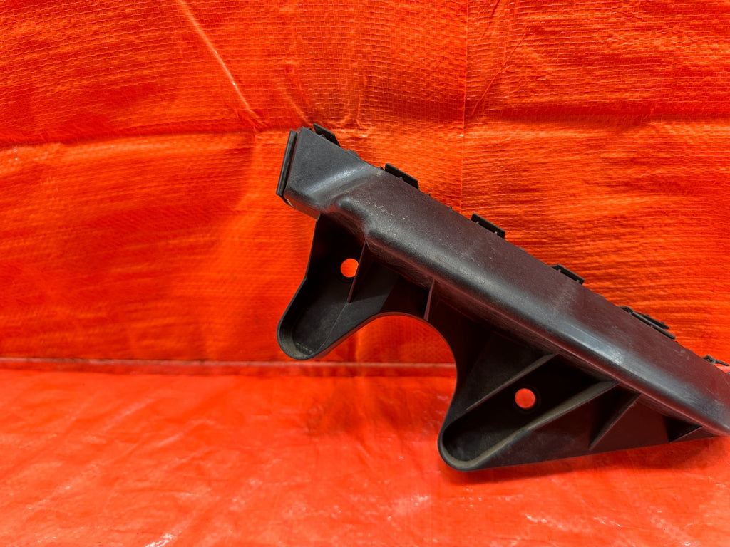15 21 SUBARU WRX & STI   RIGHT REAR BUMPER COVER BRACKET CLIP RETAINER   OEM 1837