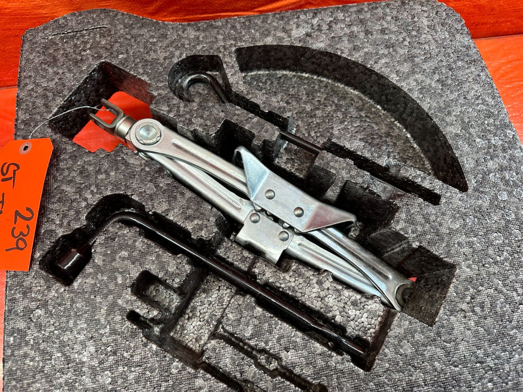 08 12 HONDA ACCORD SEDAN SPARE TIRE TOOL KIT  JACK LUG NUT WRENCH SWIVEL OEM 2394