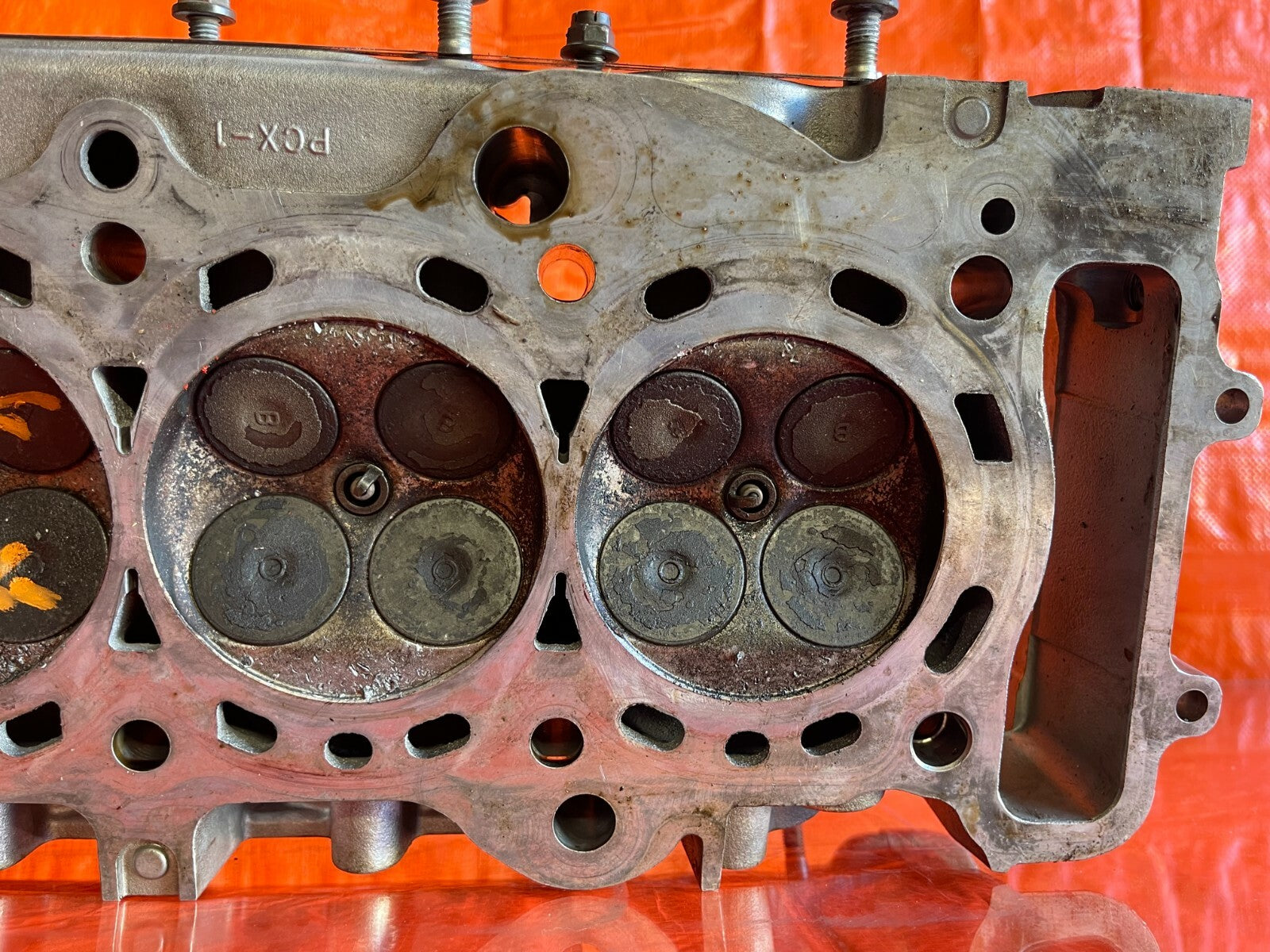 00 05 HONDA S2000 F22C1 F20C1  CYLINDER HEAD    CORE      DAMAGED  OEM3
