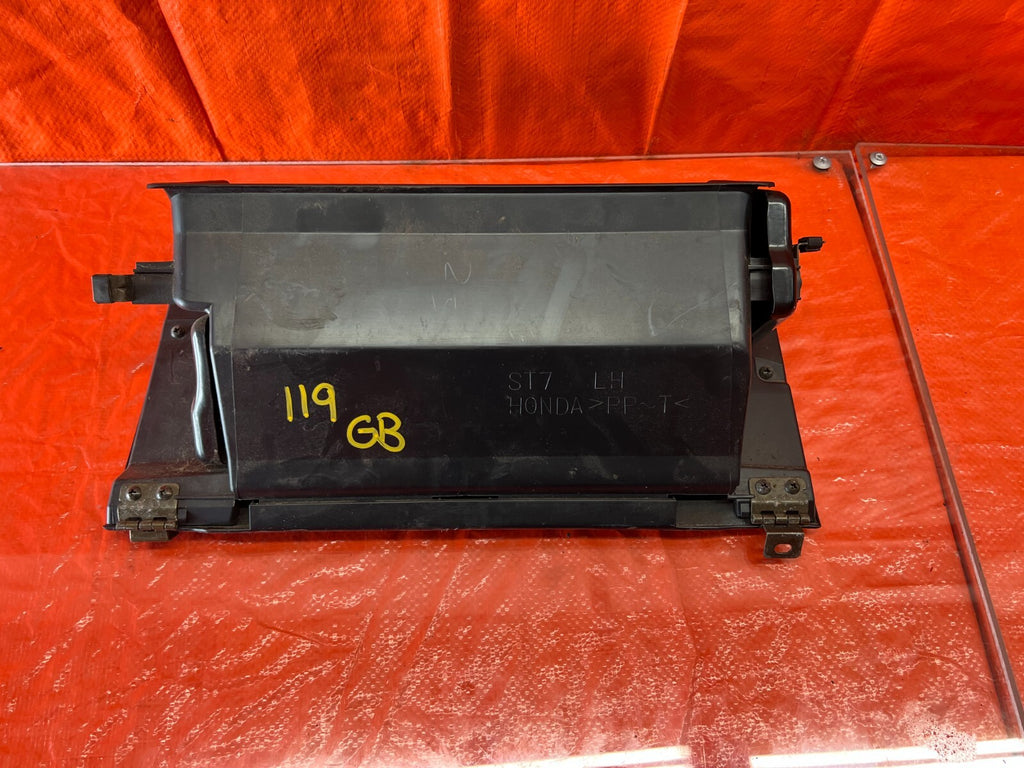 94 01 ACURA INTEGRA 2 & 4 DOOR   GLOVE BOX   BLACK   NO LOCK PRESENT   OEM #1197