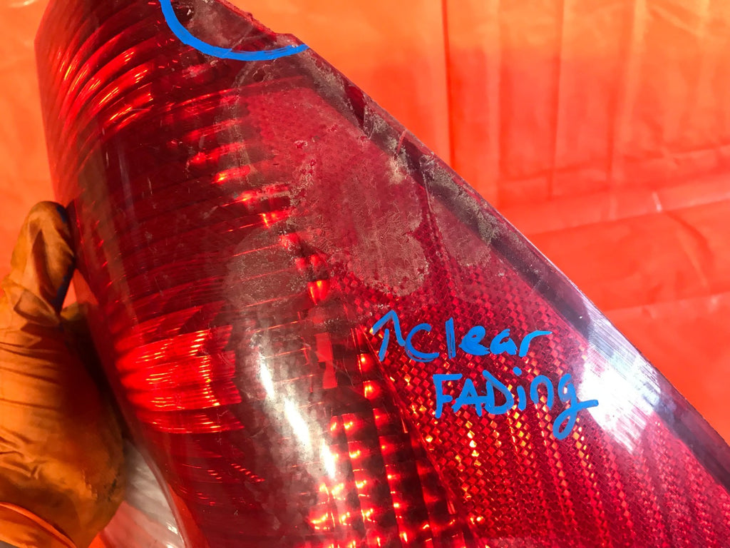 OEM 2003 03 FORD FOCUS 4 DOOR SEDAN PASSENGER RIGHT TAIL LIGHT LAMP R RH FLAWS!3