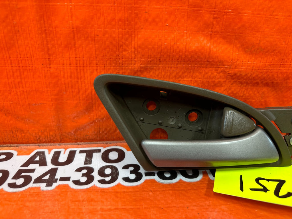 08 12 HONDA ACCORD SEDAN   PASSENGER RIGHT REAR   INTERIOR DOOR HANDLE   OEM 2514
