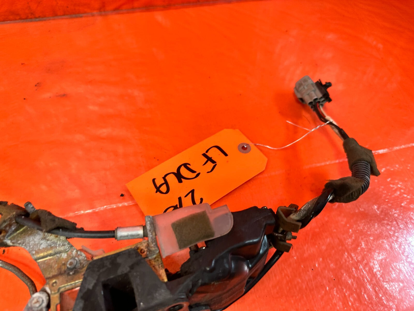 92 00 LEXUS SC300   DRIVER LEFT DOOR LOCK ACTUATOR LATCH   OEM #2768