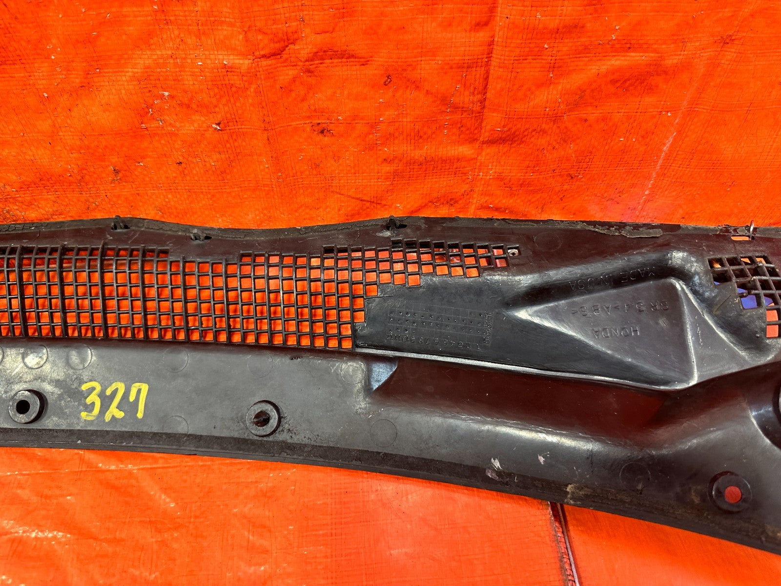 92 95 HONDA CIVIC   WINDSHIELD WIPER COWL TRIM PLASTIC   OEM FACTORY OE #3279