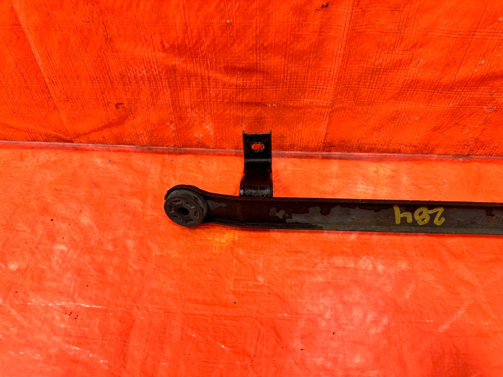 94 01 ACURA INTEGRA   AC CONDENSER ASSEMBLY MOUNTING BRACKET BAR MOUNT OEM #2848