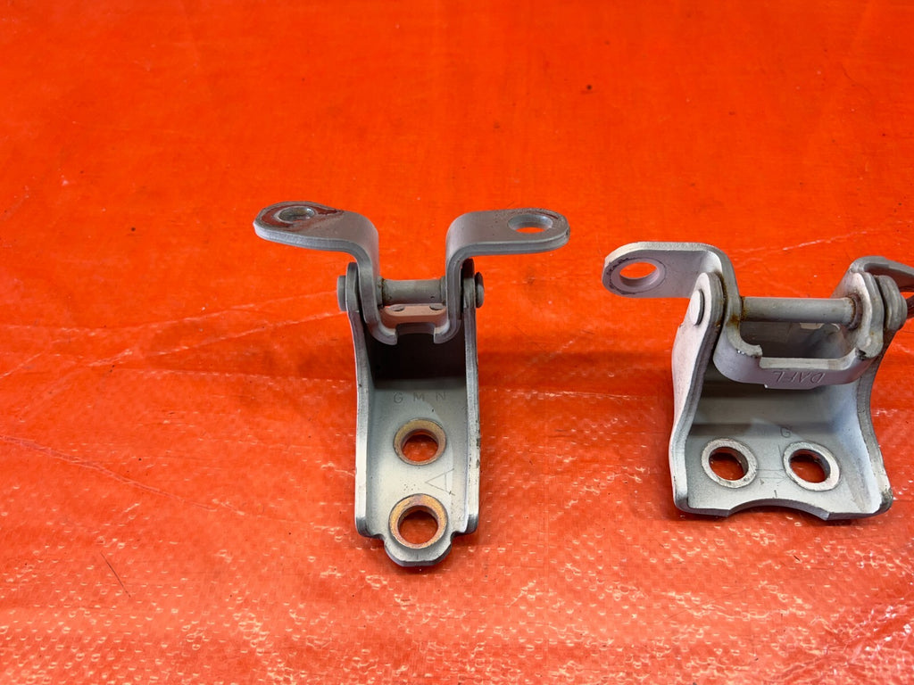 09 14 ACURA TSX   DRIVER LEFT FRONT DOOR HINGE SET UPPER LOWER   OEM OE #1585