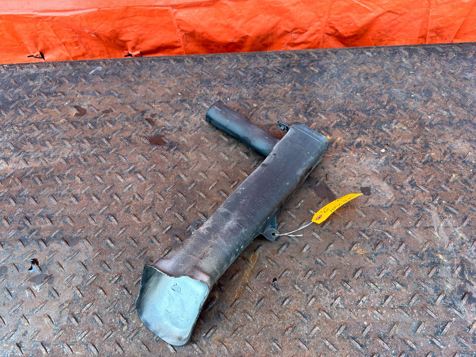 02 05 LEXUS SC430   UPPER AIR DUCT GUIDE LEFT   OEM FACTORY #28811