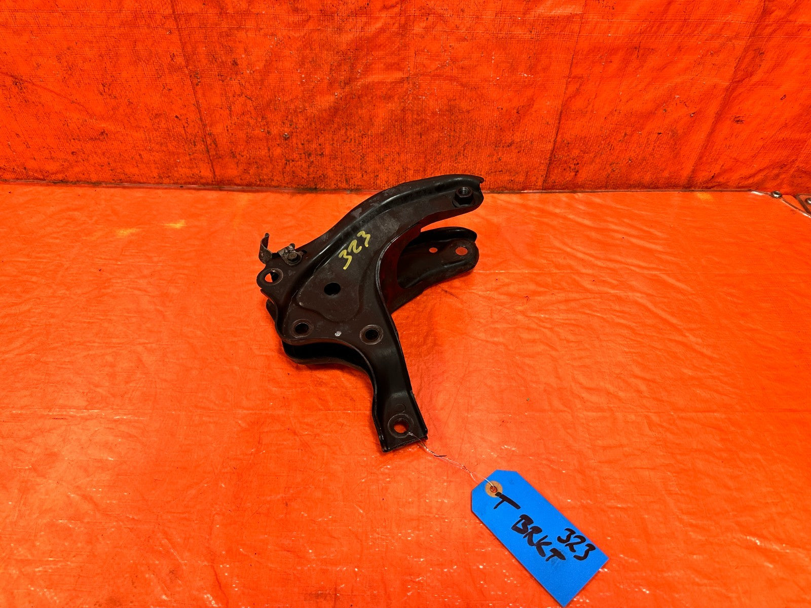 97 01 HONDA PRELUDE   H22 MANUAL REAR TRANSMISSION BRACKET   OEM FACTORY #3230