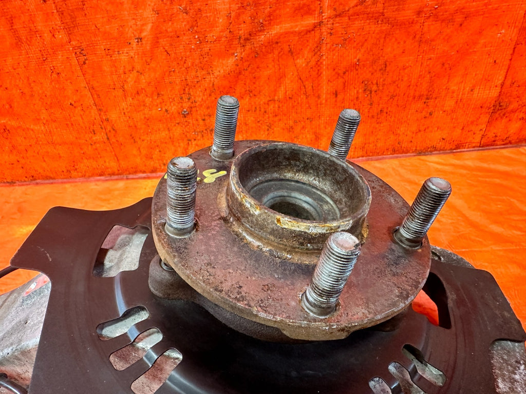 08 15 INFINITI G37 Q60   PASSENGER RIGHT FRONT SPINDLE KNUCKLE HUB   OEM #3284