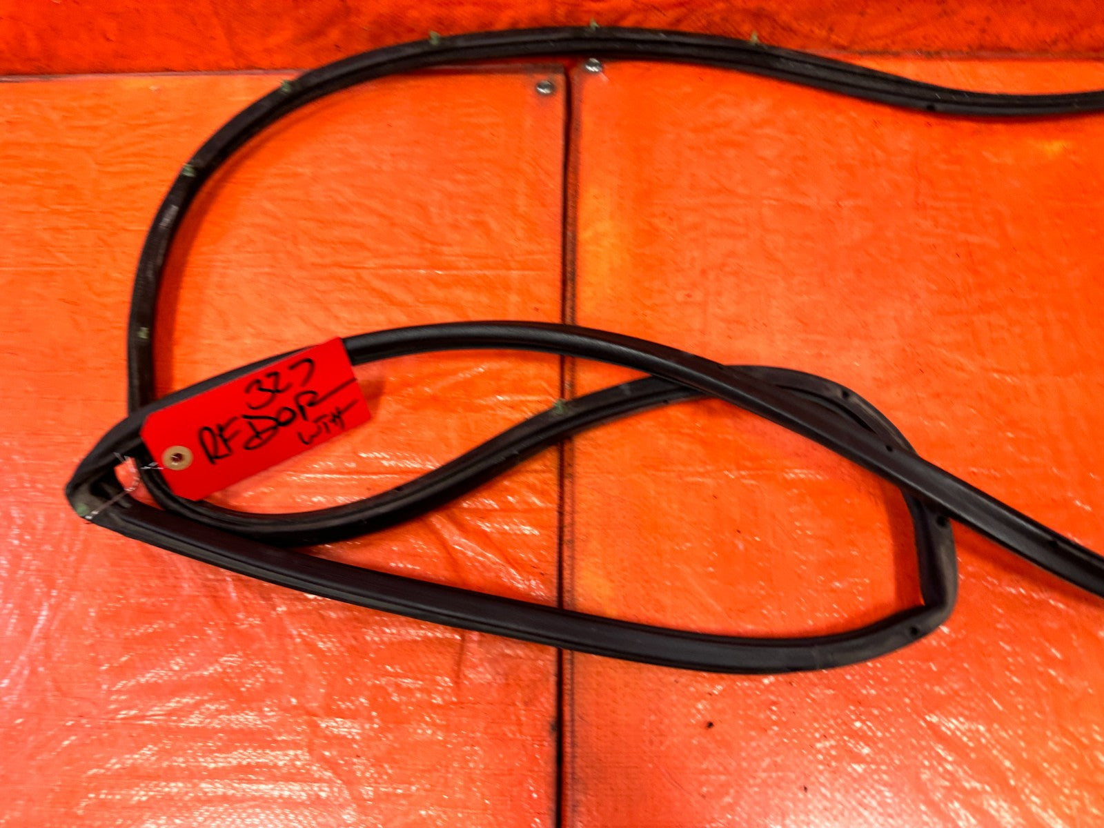 92 95 HONDA CIVIC   2D COUPE   RIGHT FRONT   DOOR WEATHER STRIP   OEM #32710