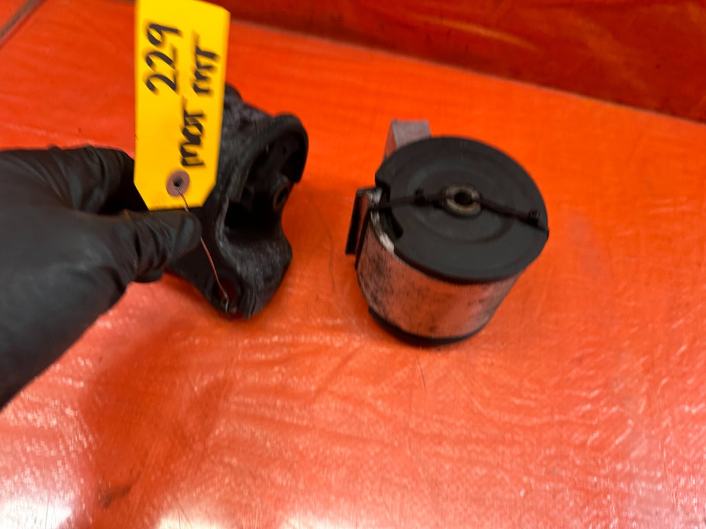 94 01 ACURA INTEGRA AUTOMATIC LEFT AND RIGHT MOTOR MOUNT TRANSMISSION MOUNT #2297