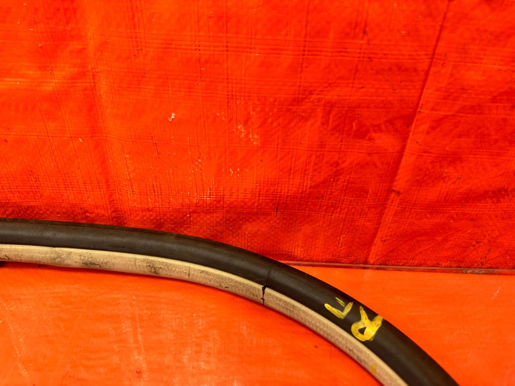 04 08 ACURA TSX   RIGHT FRONT DOOR TO CHASSIS WEATHER STRIP OPEN TRIM OEM #3043