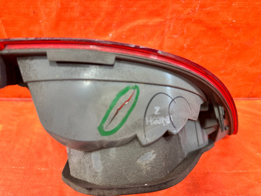 09 11 HONDA CIVIC SEDAN DRIVER LEFT OUTER TAIL LIGHT LAMP QUARTER PANEL OEM 3074