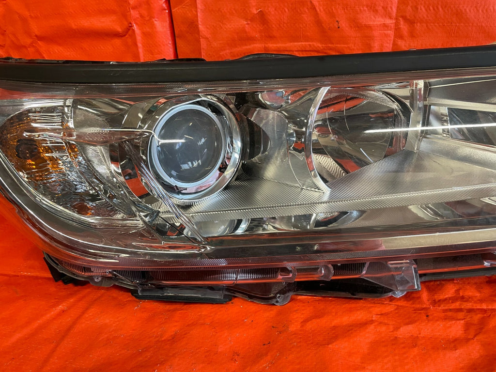 2017 2018 2019 TOYOTA HIGHLANDER   HALOGEN   PASSENGER RIGHT HEADLIGHT HEADLAMP4