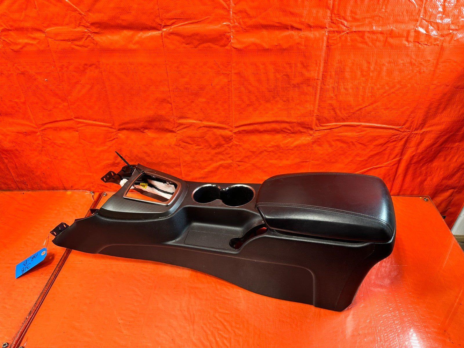 13 16 HYUNDAI GENESIS COUPE   ARM REST / CENTER CONSOLE STORAGE COMPARTMENT 3189