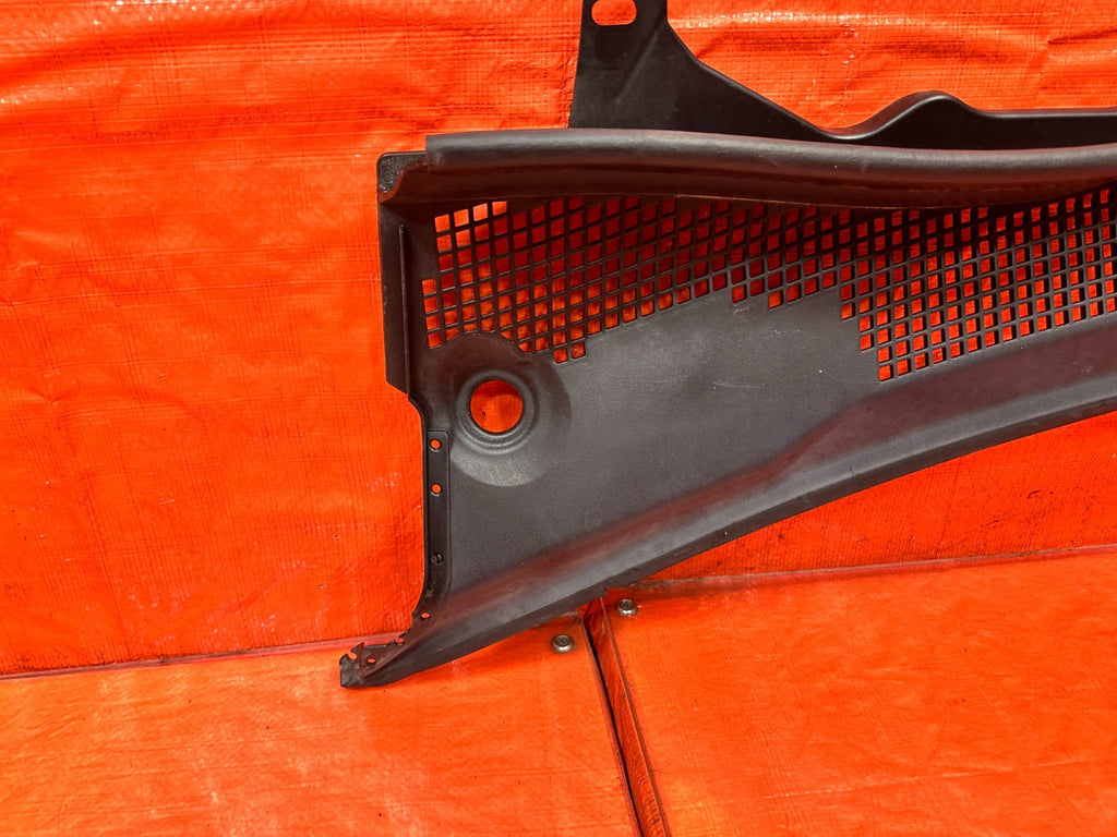 09 14 ACURA TSX   WINDSHIELD WIPER COWL TRIM PLASTIC BEZEL   OEM FACTORY #3051