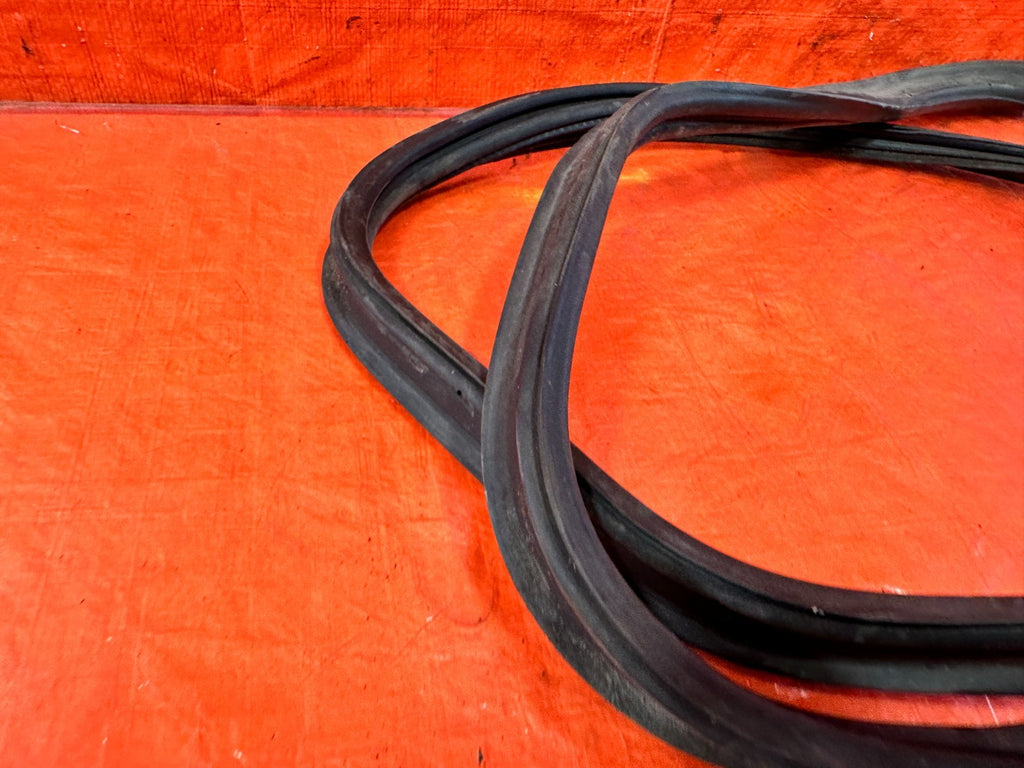 04 11 MAZDA RX8 RX 8   TRUNK WEATHER STRIP TRIM GASKET LINER RUBBER   OEM #3034