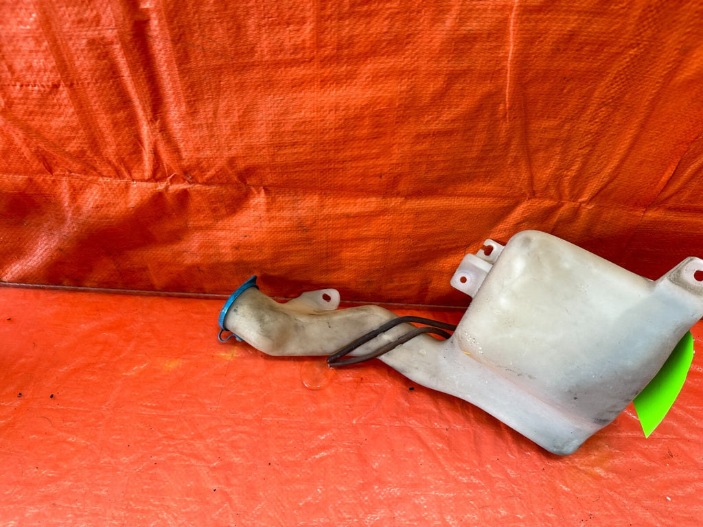 88 89 HONDA CRX DX SI   WINDSHIELD WIPER RESERVOIR TANK W/ MOTOR   OEM #2435