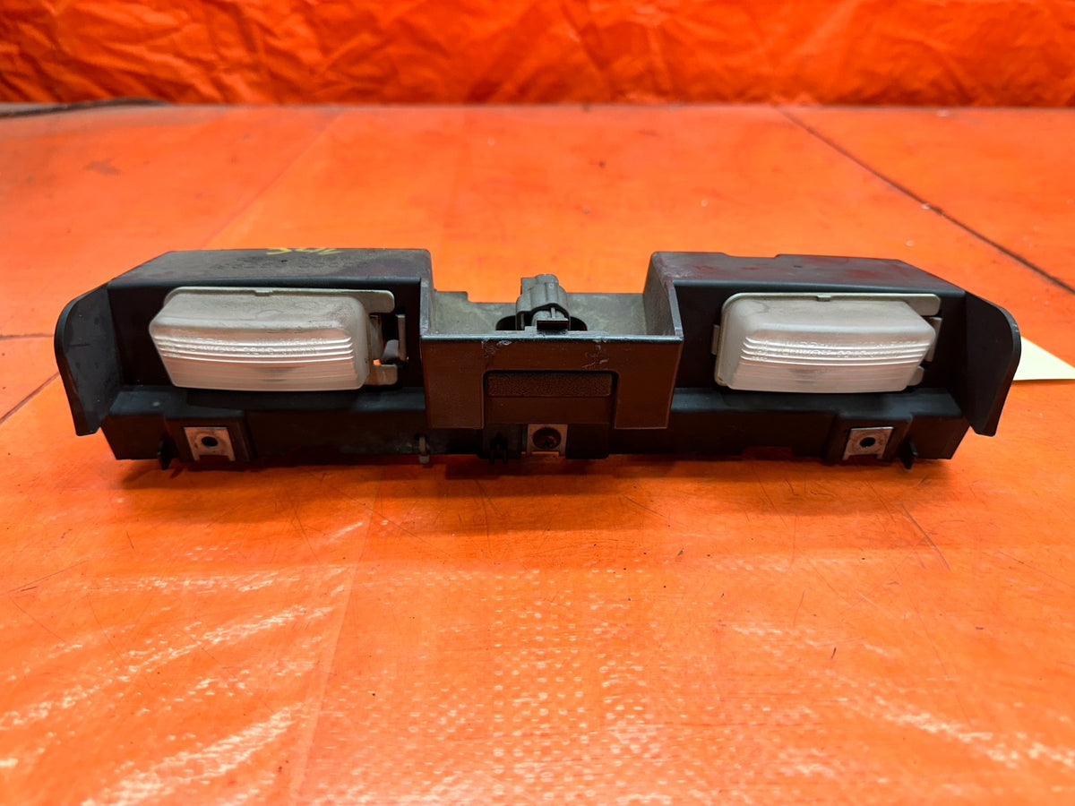 03-08 NISSAN 350Z 2D REAR LICENSE PLATE LIGHT LAMP ASSEMBLY OEM #3464