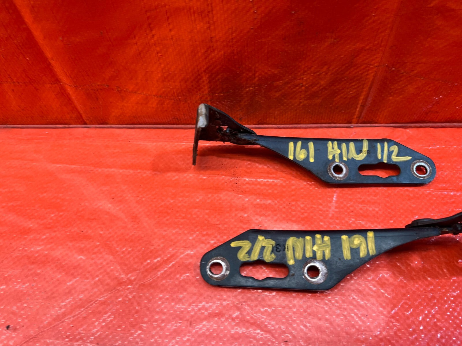 94 01 ACURA INTEGRA   HOOD HINGE SET   LEFT AND RIGHT HINGES   OEM #1616