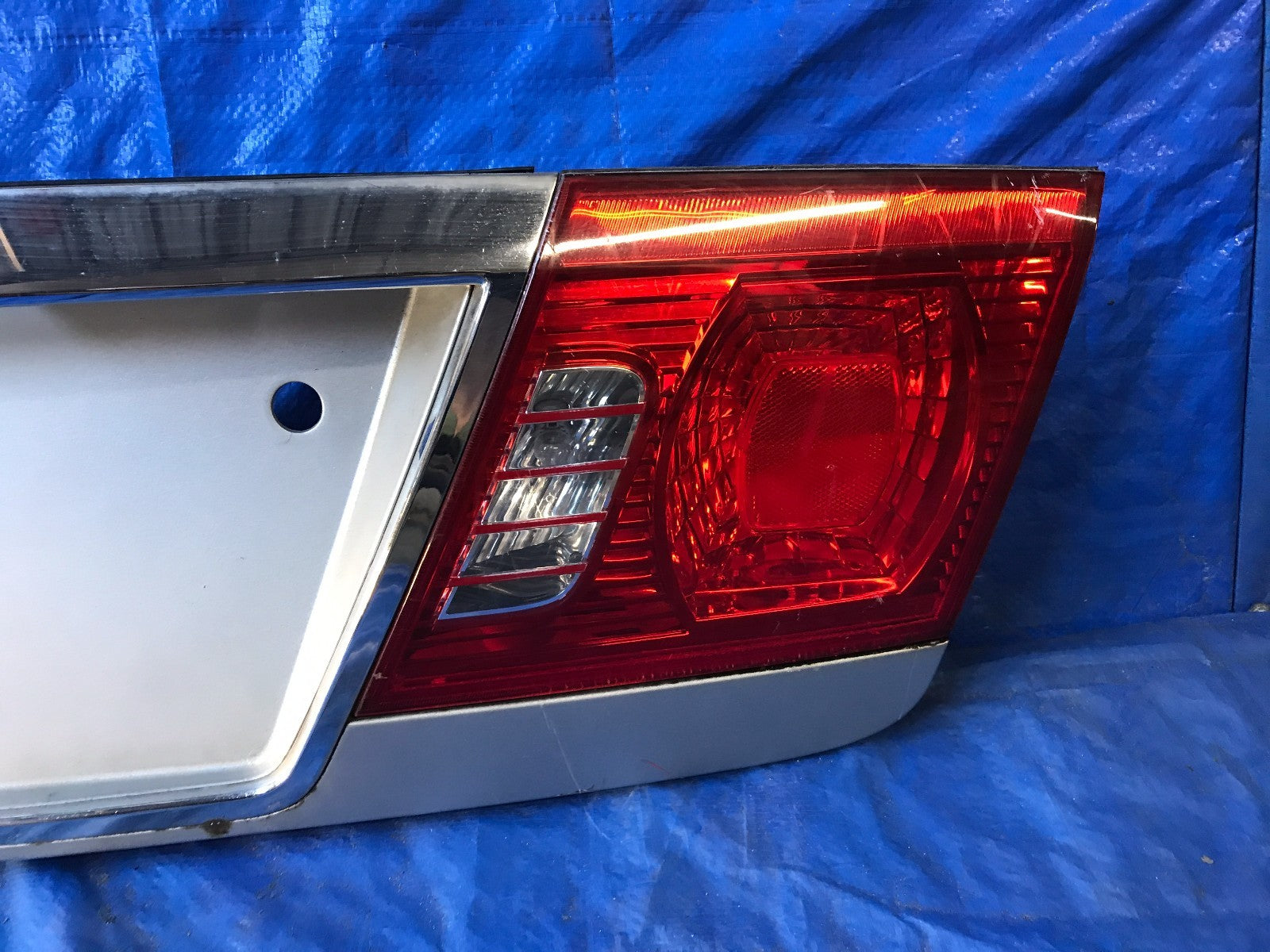 03 04 05 KIA OPTIMA TRUNK TAIL GATE MOLDING HATCH GARNISH MOLDING 87370 3C2001