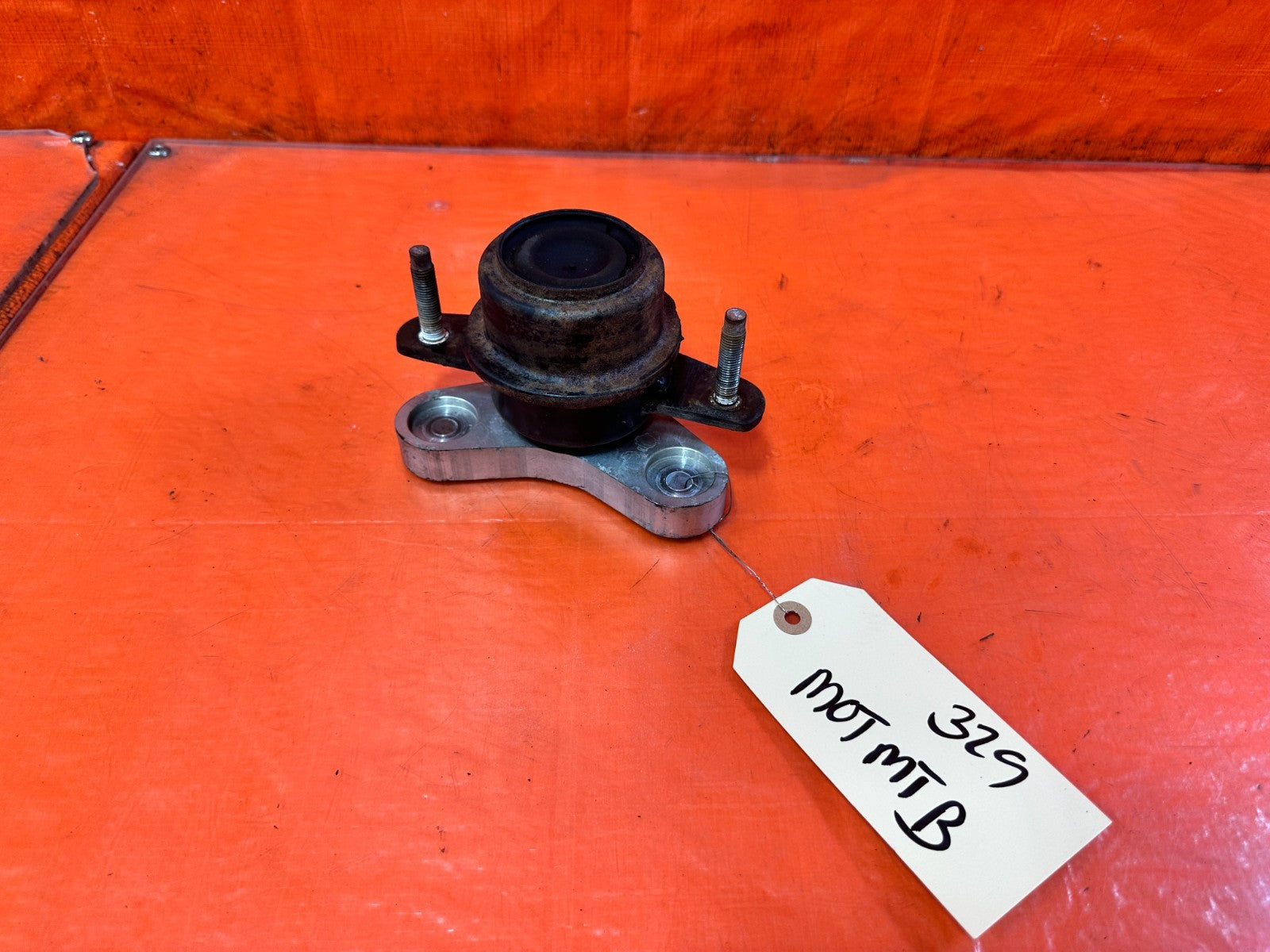 08 15 INFINITI G37 Q60 RWD AUTO TRANSMISSION MOUNT OEM #3290