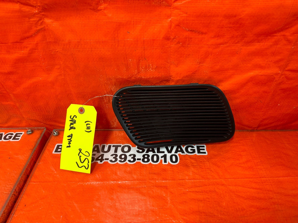 94 01 ACURA INTEGRA 2D   DRIVER LEFT REAR   SPEAKER COVER TRIM PLASTIC BLACK 2530