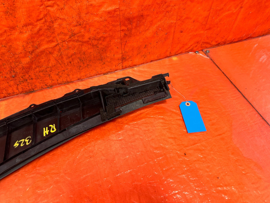 08 15 INFINITI G37 & Q60    2D COUPE   PASSENGER RIGHT WIPER COWL TRIM OEM #3299