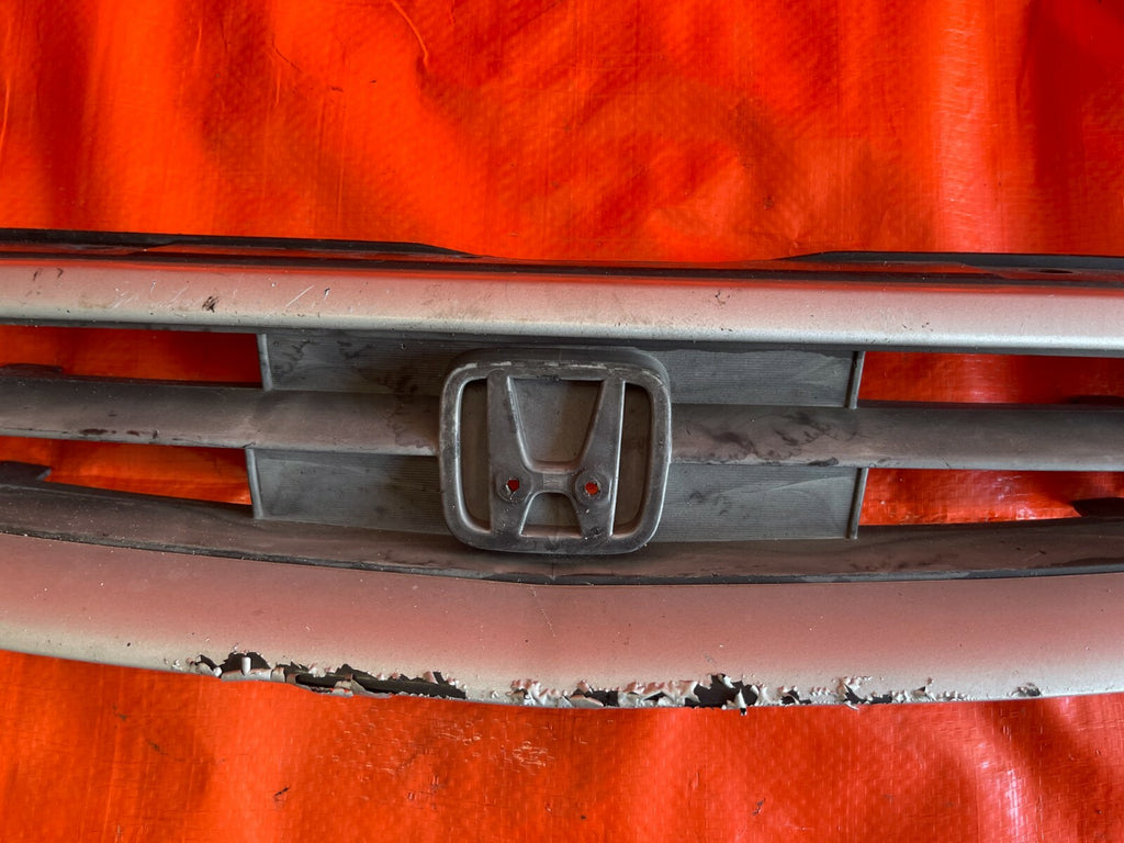 96 00 HONDA CIVIC   2D COUPE   FRONT GRILLE   VOGUE SILVER METALLIC COLOR   OEM7