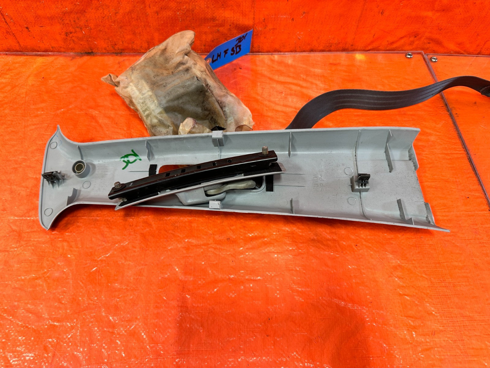 97 01 HONDA CR V CRV   FRONT SEAT BELT SET   LEFT & RIGHT SEAT BELTS   OEM #30112
