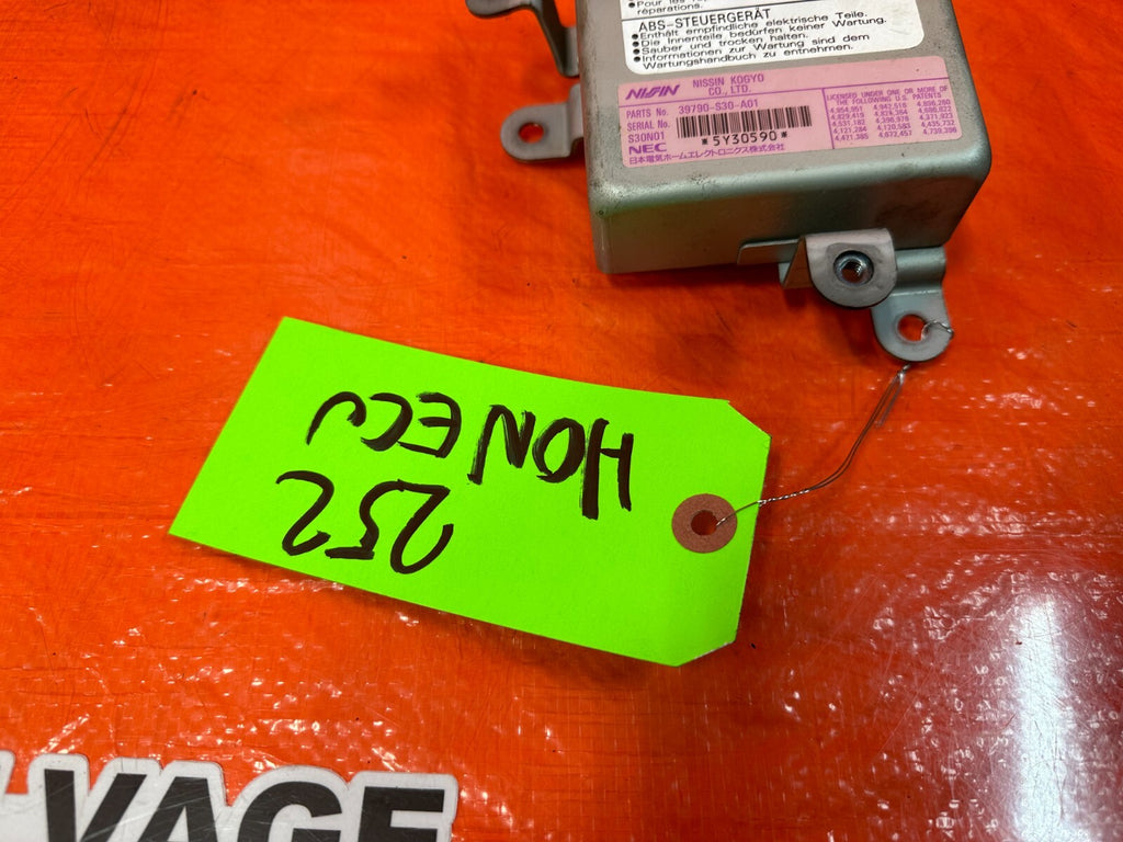 97 00 FITMENT   BASE & SH   ABS CONTROL MODULE UNIT COMPUTER   OEM FACTORY 2524