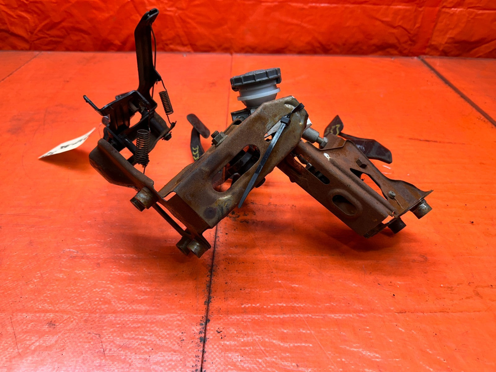 92 95 HONDA CIVIC   5 SPEED MANUAL MT PEDAL SET & MASTER CYLINDER   OEM #33312