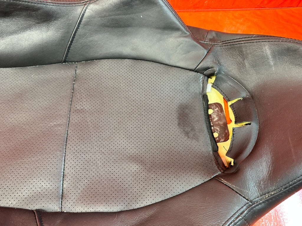 02 04 ACURA RSX   BLACK   RIGHT FRONT UPPER SEAT SKIN LEATHER COVER OEM 2713