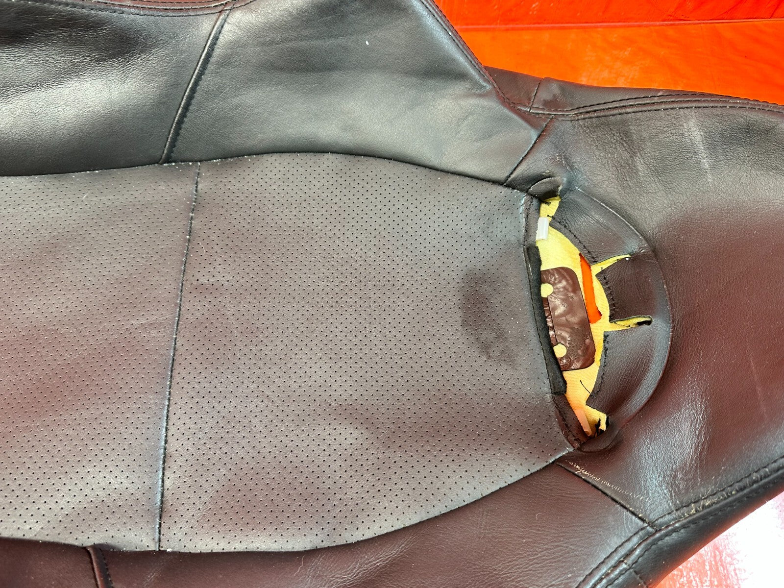 02 04 ACURA RSX   BLACK   RIGHT FRONT UPPER SEAT SKIN LEATHER COVER OEM 2713