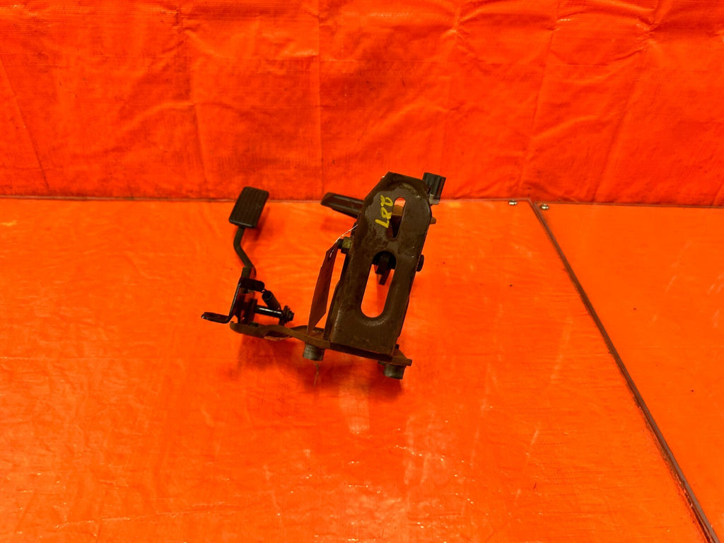 96 00 HONDA CIVIC   AUTOMATIC TRANSMISSION ONLY   BRAKE & GAS PEDAL   OEM #2877