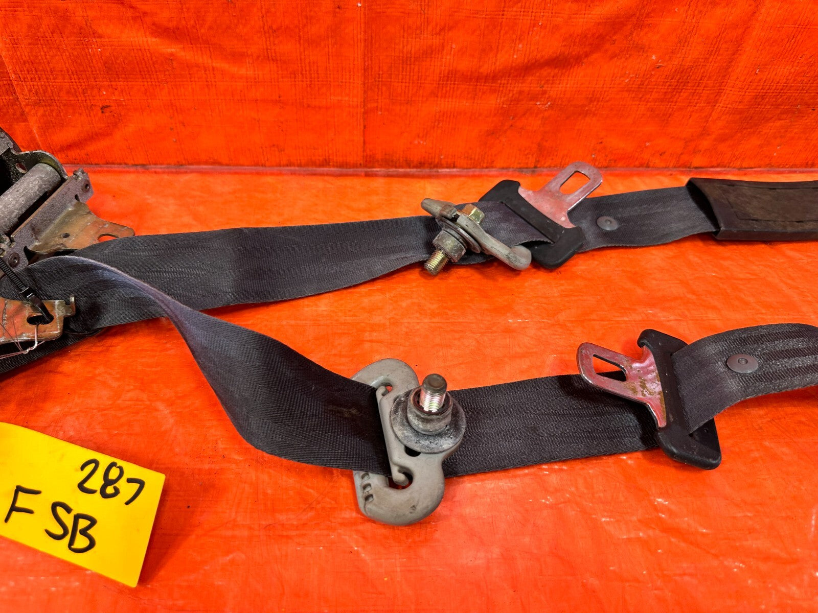 96 00 HONDA CIVIC HATCHBACK FRONT SEAT BELT SET LEFT & RIGHT SEAT BELTS OEM  2872