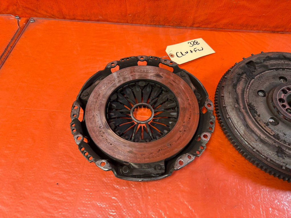 08 15 INFINITI G37   Q37VHR   6 SPEED MANUAL   FLYWHEEL & PRESSURE PLATE OEM 3288