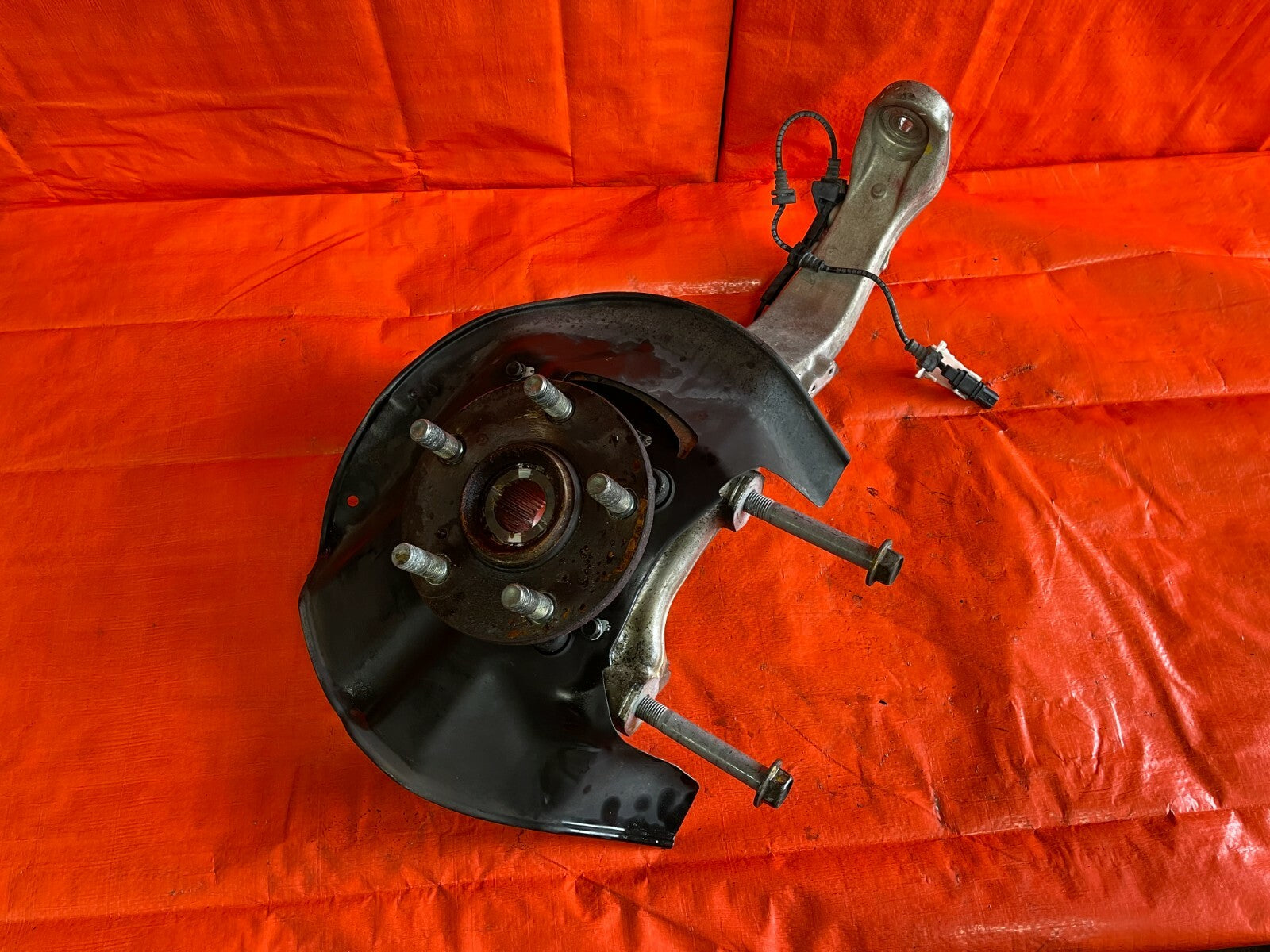 05 12 ACURA RL   PASSENGER RIGHT FRONT   SPINDLE KNUCKLE HUB   W/ ABS WIRE   OEM0