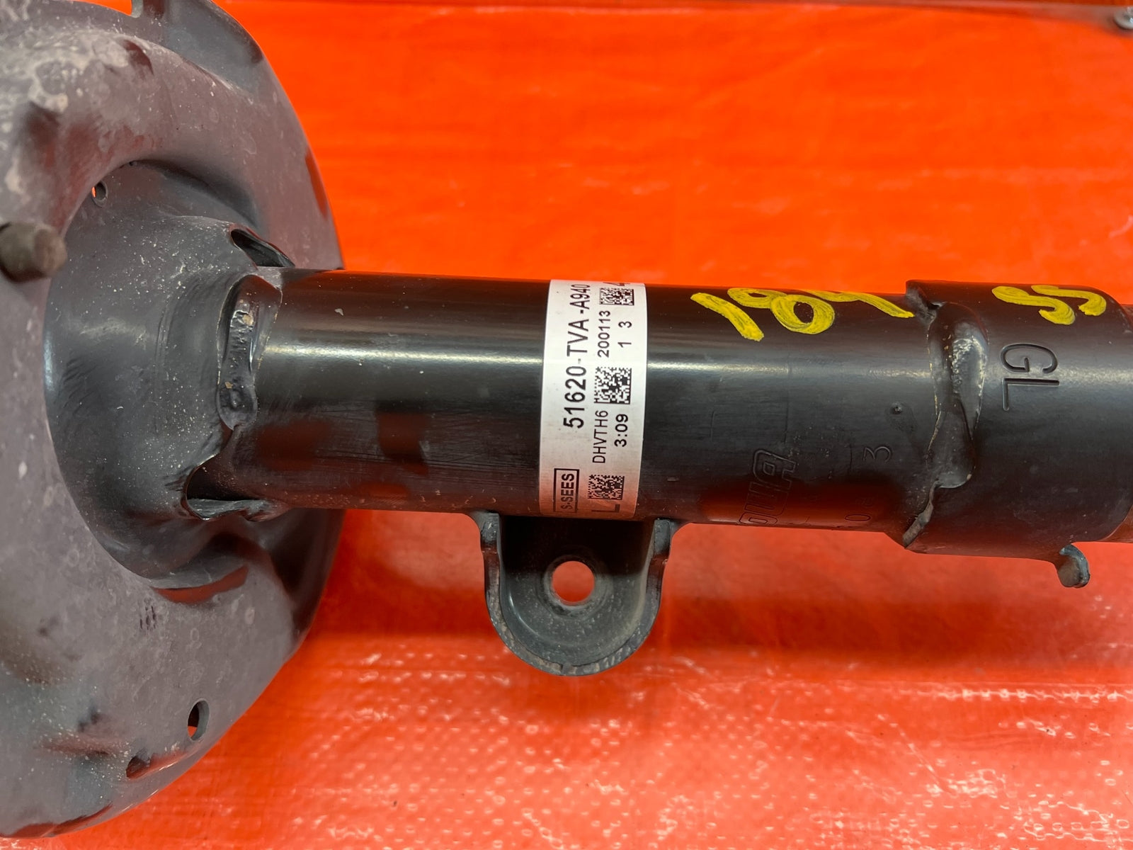 18 21 HONDA ACCORD SPORT   SHOCK & SPRING STRUT PASSENGER RIGHT FRONT   OEM #18410