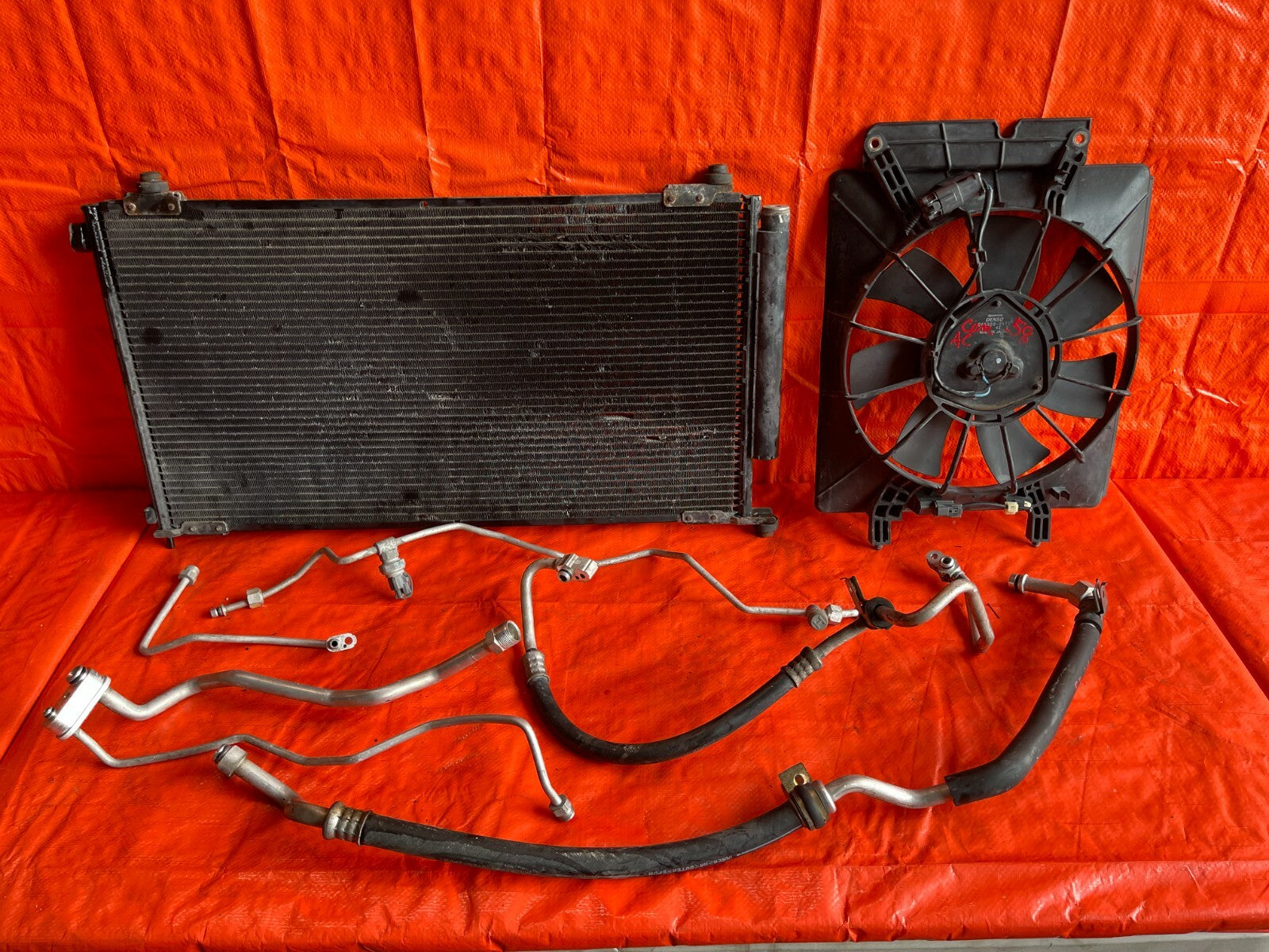 02 04 HONDA CR V CRV   AIR CONDITIONING AC LINE SET LINES W/ CONDENSER + FAN OEM0