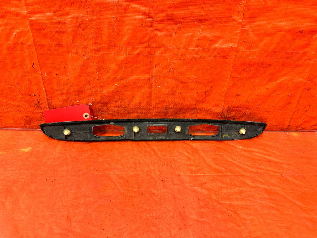 04 08 ACURA TSX   TRUNK LICENSE PLATE LIGHT LAMP ILLUMINATION TRIM   OEM #3121