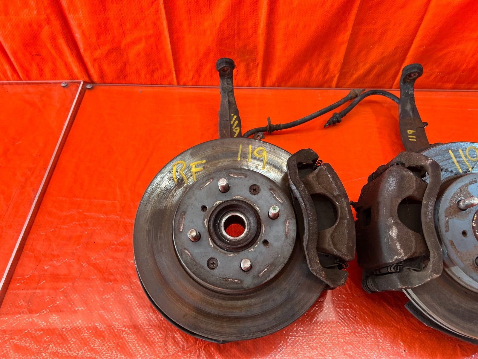 94 01 INTEGRA FRONT SPINDLE SET UP CALIPERS SPINDLES KNUCKLE HUB LEFT RIGHT #1196
