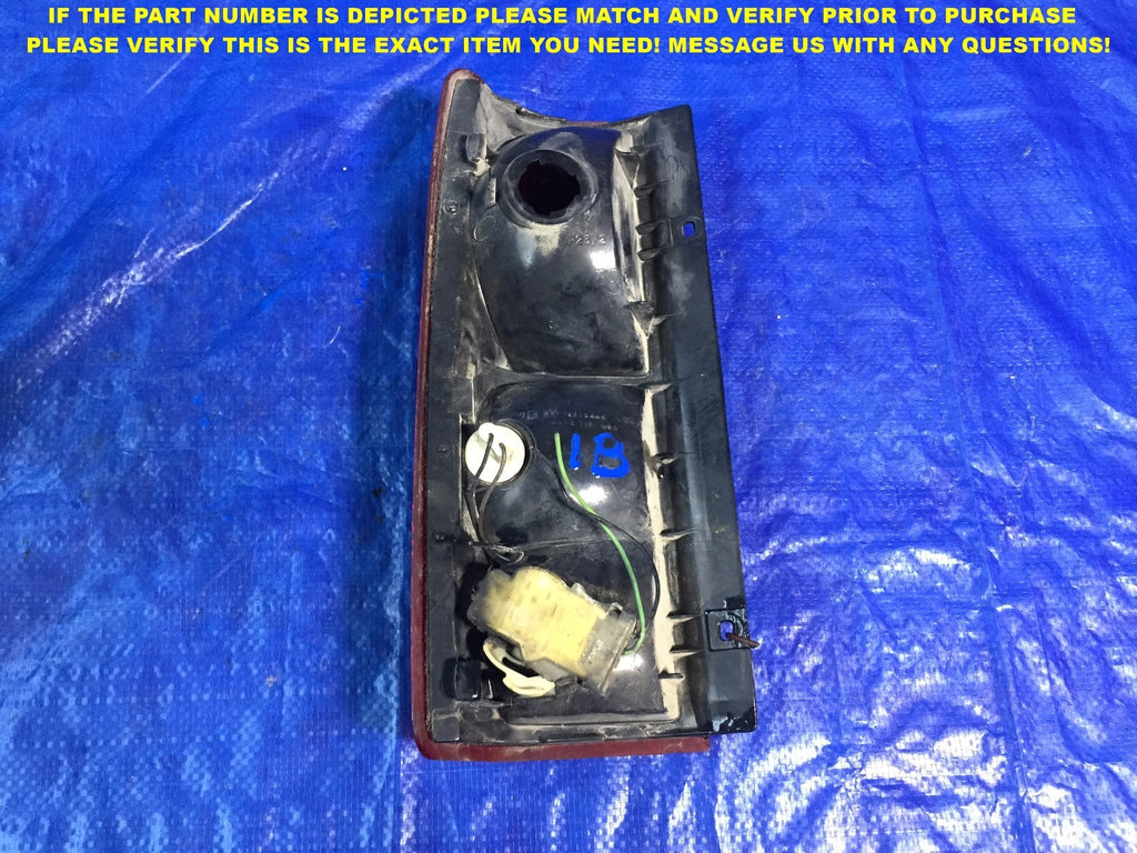 OEM 1985   2005 CHEVROLET CHEVY ASTROVAN PASSENGER RIGHT TAIL LIGHT 2B5