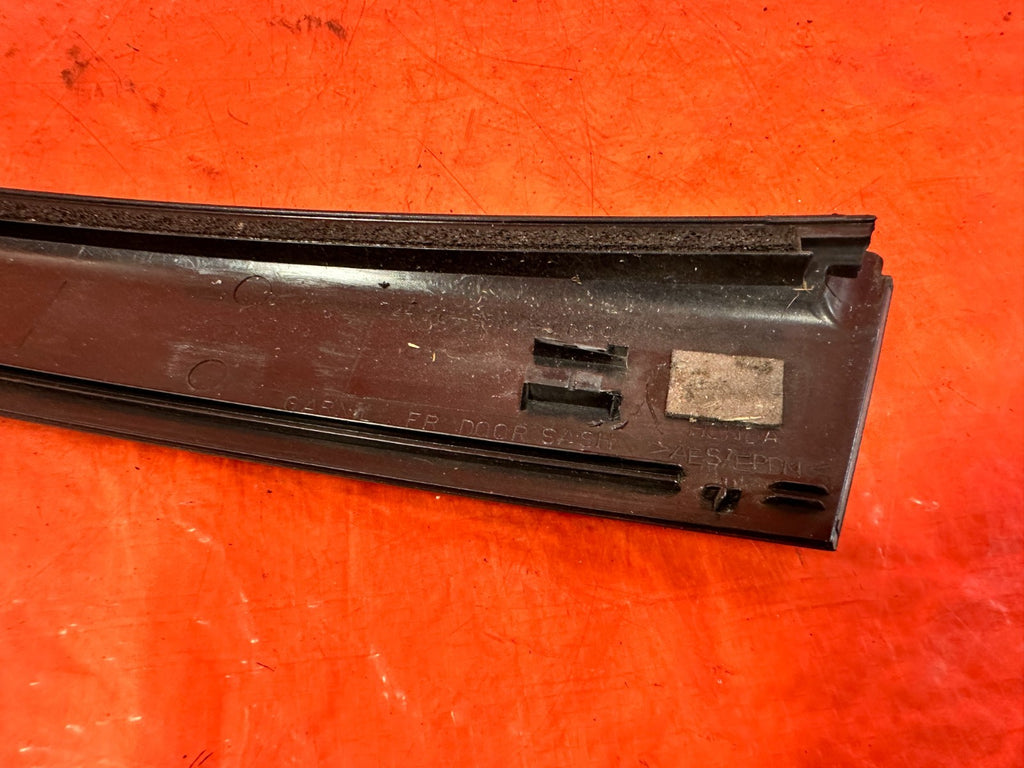02 06 ACURA RSX   LEFT DOOR SASH PILLAR TRIM   DRIVER SIDE   OEM OE #3152