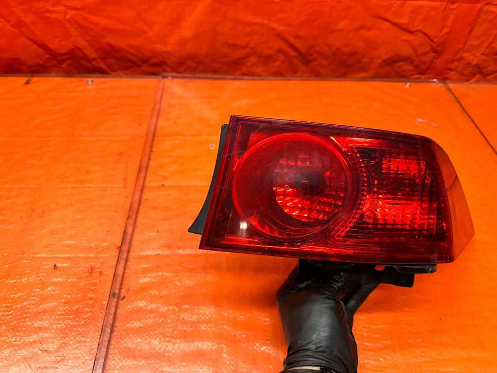 04-05 ACURA TSX 4D 2.4L K24A2 RIGHT PASSENGER OUTER QUARTER TAIL LIGHT LAMP #3424