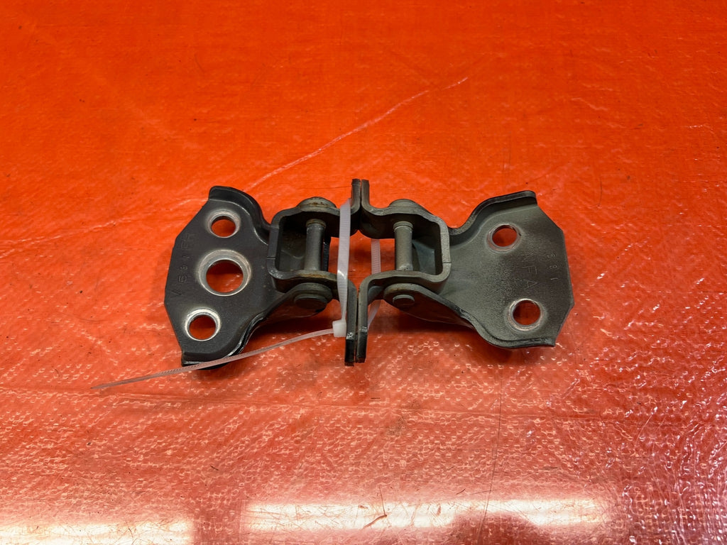15 21 SUBARU WRX & STI PASSENGER RIGHT FRONT DOOR HINGE SET UPPER LOWER OEM 1705