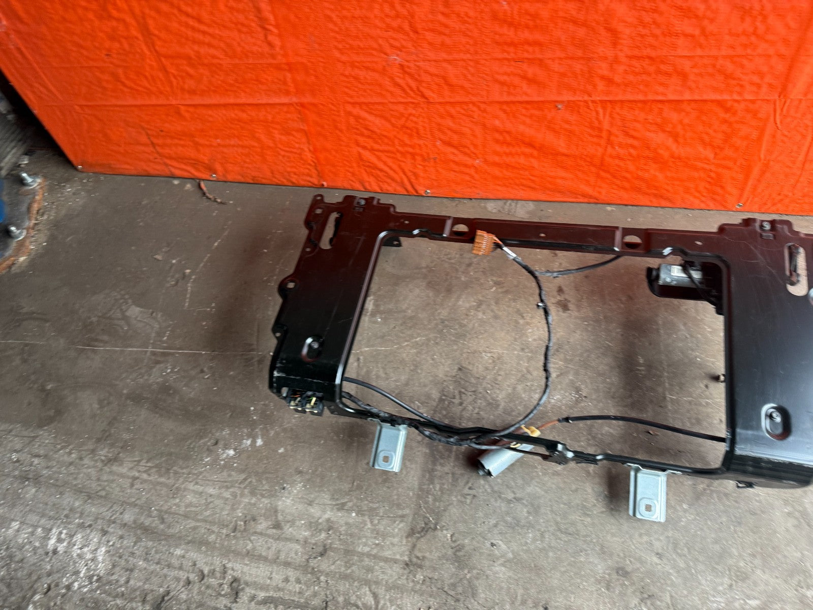 09 15 INFINITI G37 CONVERTIBLE   PARCEL SHELF FRAME W/ ALL MOTORS   OEM #31011
