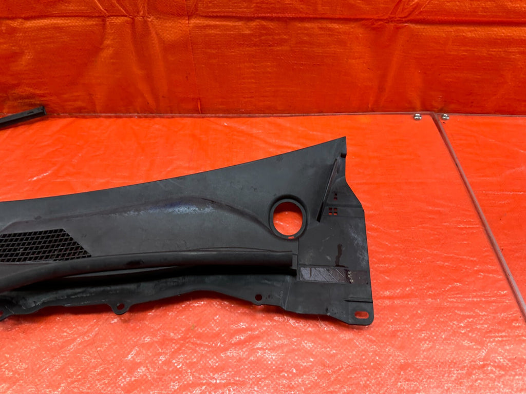 08 15 INFINITI G37 & Q60   2D COUPE   WIPER COWL TRIM   LEFT SIDE   OEM #2074
