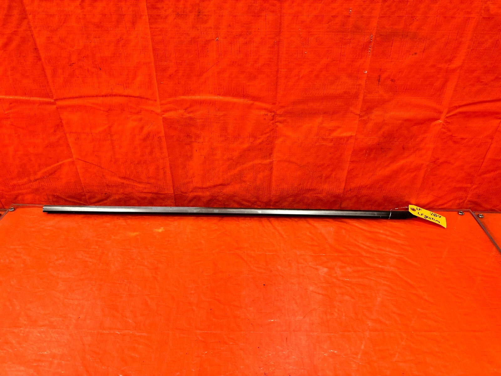 96 00 HONDA CIVIC COUPE HATCH EXTERIOR DOOR WINDOW GLASS TRIM LEFT SIDE 2870
